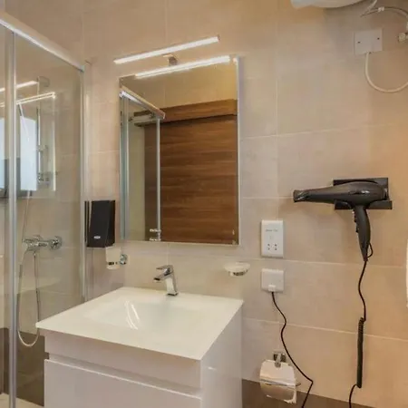 The Caves * Saint Julian's