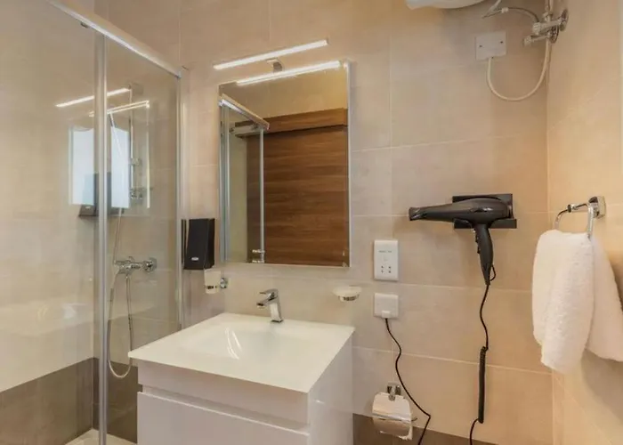 The Caves * Saint Julian's